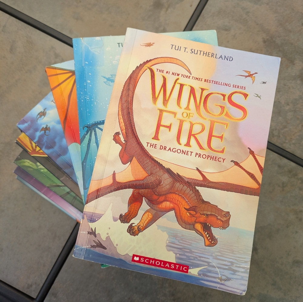Clear Out Sale- Wings Of Fire Series Books 1-8 Bundle